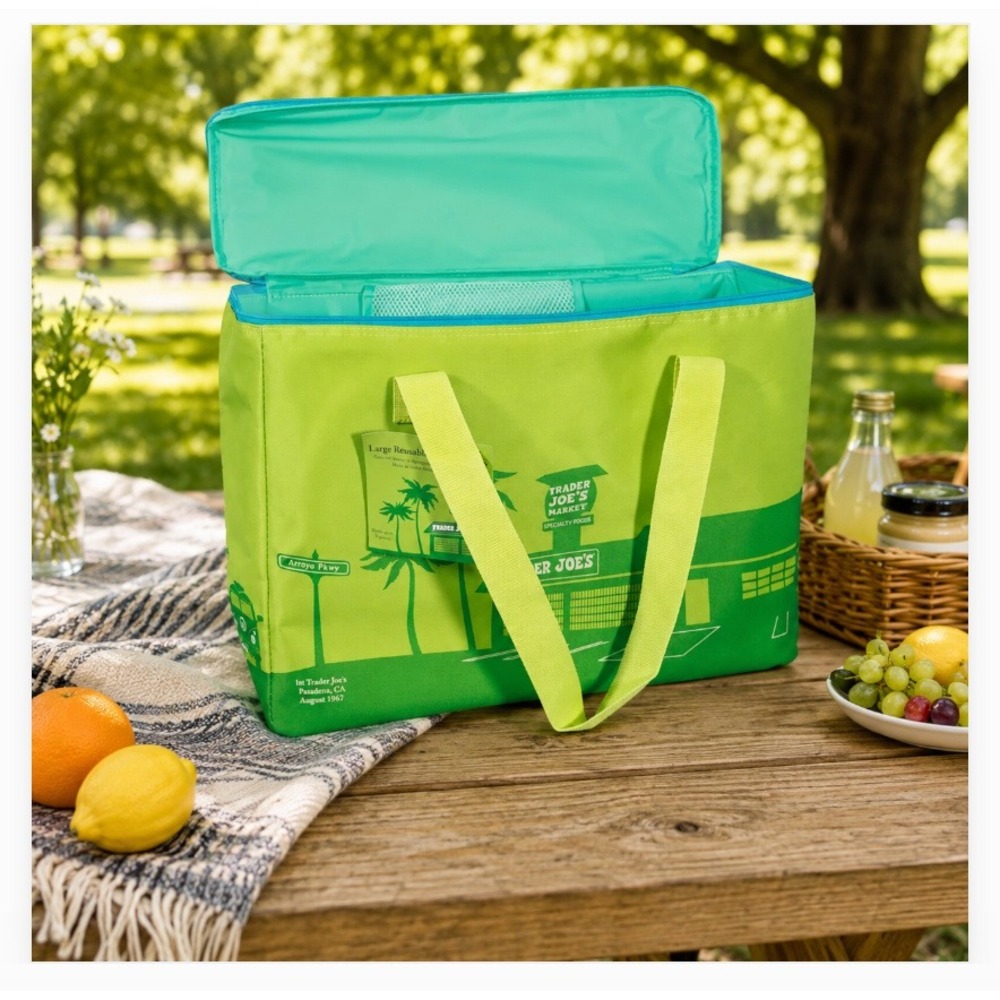 Trader Joes Large Reusable Insulated Shopping Bag Lime Green 8 Gallon